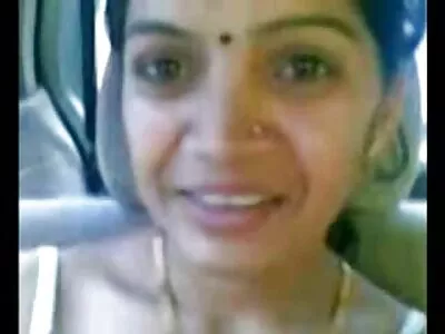 ತೃಪ್ತಿಯಾಗದ ಮಹಿಳೆ ತನ್ನ ಹಾಸಿಗೆಯಲ್ಲಿ ಹೊಡೆದಳು